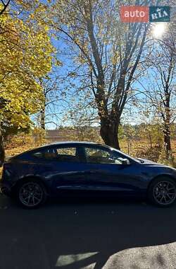 Седан Tesla Model 3 2022 в Львове