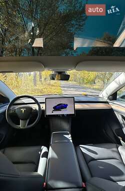 Седан Tesla Model 3 2022 в Львове