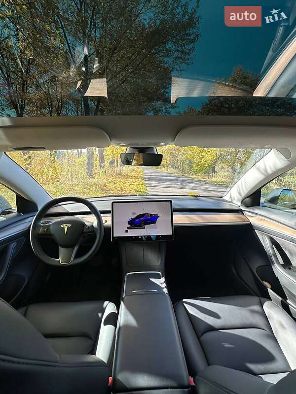 Седан Tesla Model 3 2022 в Львове