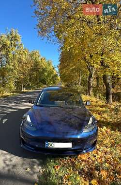 Седан Tesla Model 3 2022 в Львові