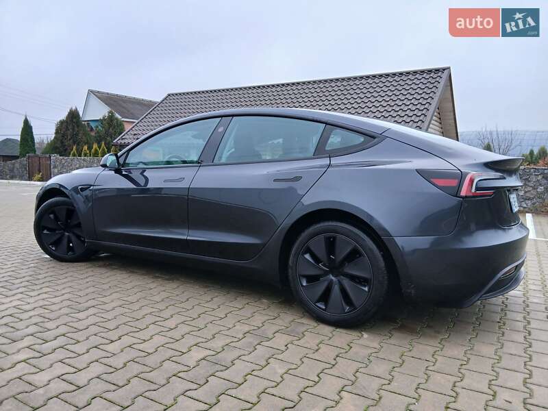 Седан Tesla Model 3 2024 в Калиновке