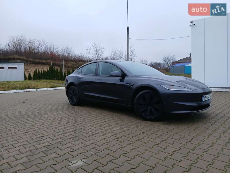 Седан Tesla Model 3 2024 в Калиновке