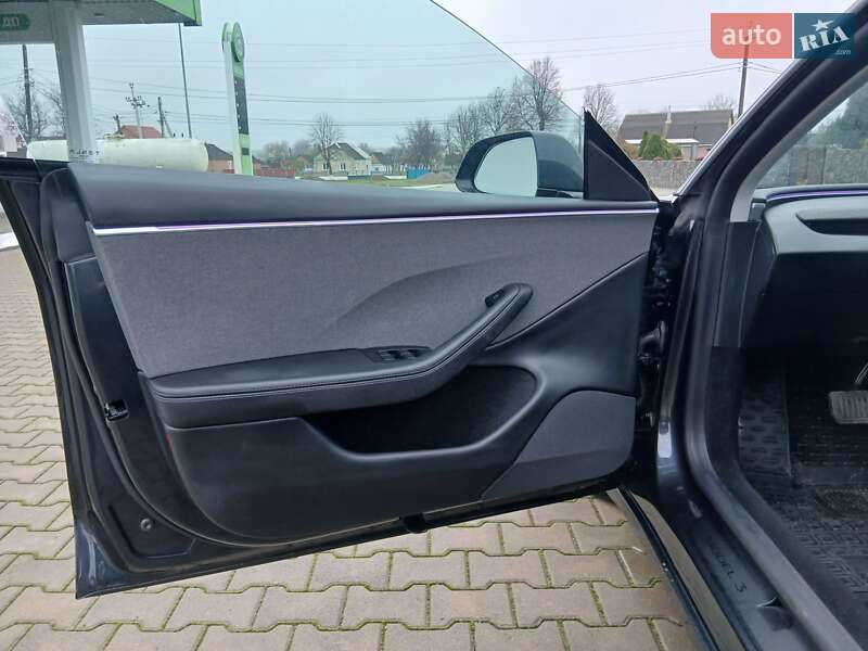 Седан Tesla Model 3 2024 в Калиновке