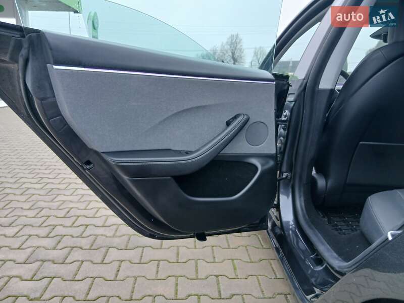 Седан Tesla Model 3 2024 в Калиновке