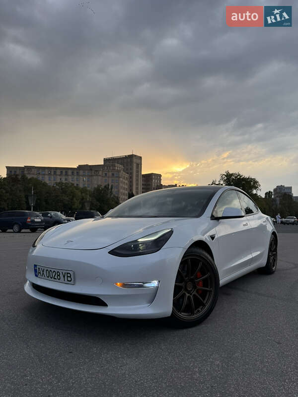 Седан Tesla Model 3 2022 в Харкові