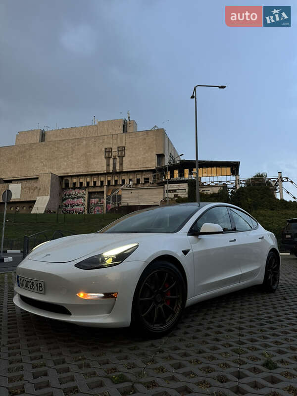 Седан Tesla Model 3 2022 в Харкові