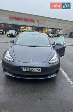 Седан Tesla Model 3 2020 в Дніпрі
