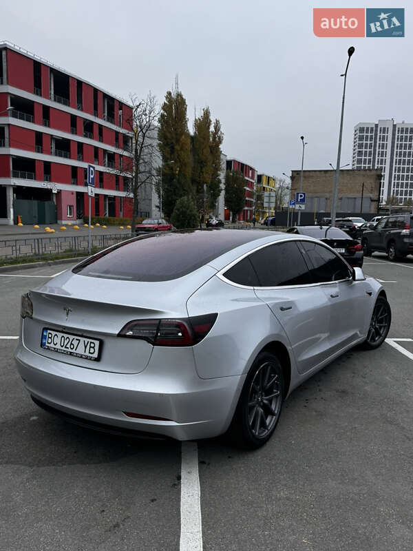 Седан Tesla Model 3 2018 в Киеве