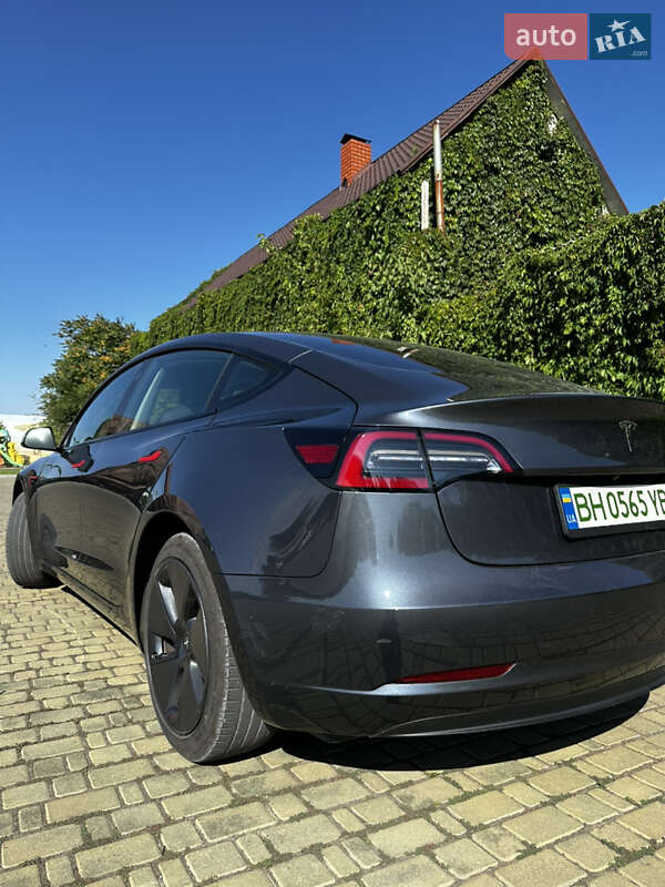 Седан Tesla Model 3 2022 в Одесі