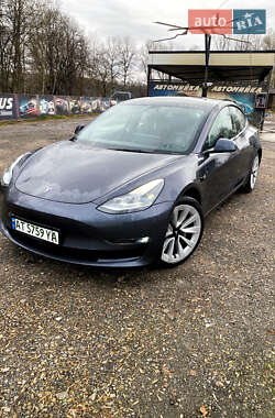 Седан Tesla Model 3 2022 в Калуше