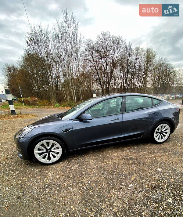 Седан Tesla Model 3 2022 в Калуше