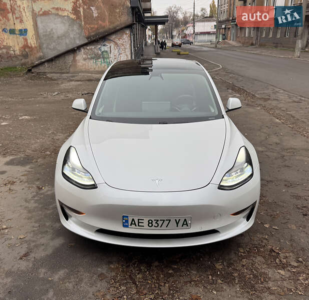 Седан Tesla Model 3 2021 в Каменском