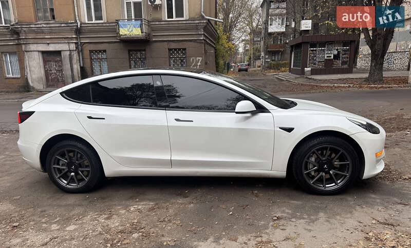 Седан Tesla Model 3 2021 в Каменском