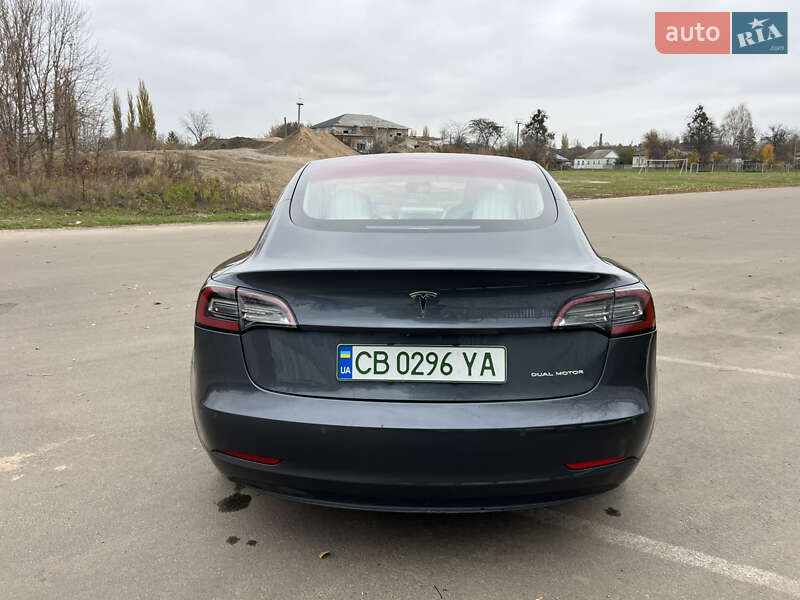 Седан Tesla Model 3 2019 в Прилуках