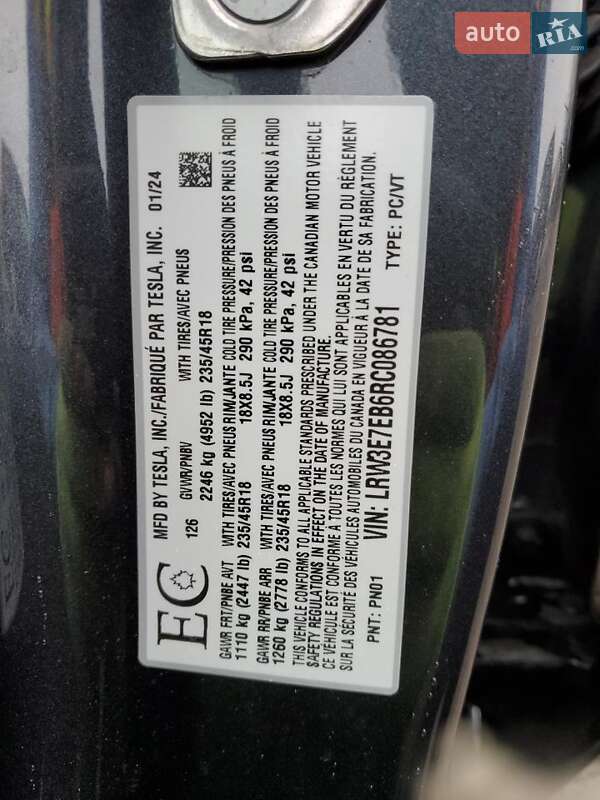 Седан Tesla Model 3 2024 в Києві