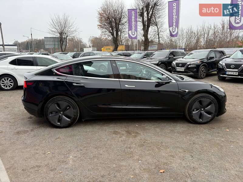 Седан Tesla Model 3 2018 в Виннице