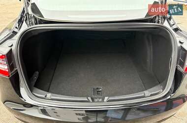 Седан Tesla Model 3 2018 в Виннице