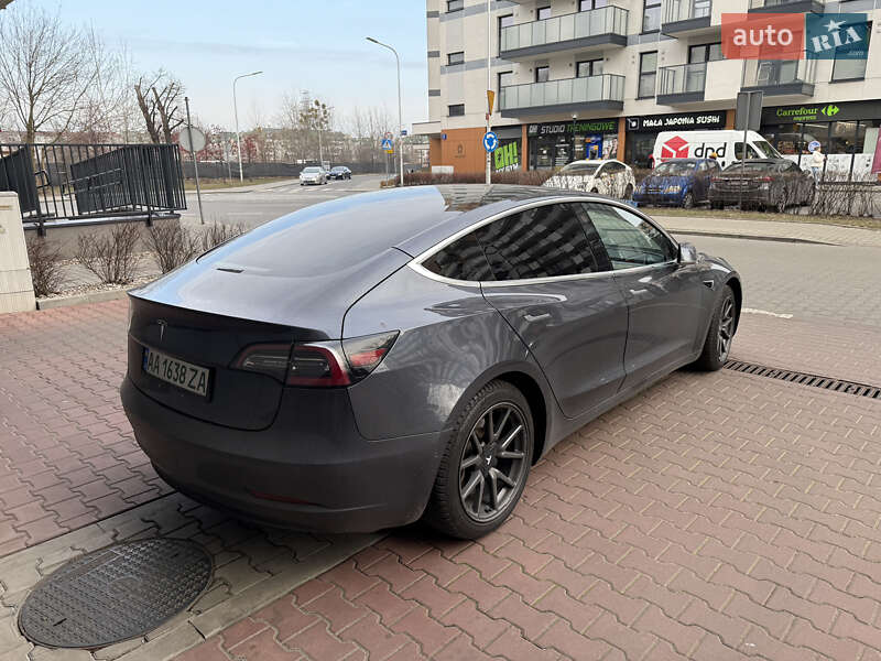 Седан Tesla Model 3 2018 в Києві