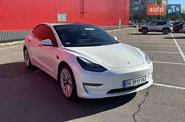 Седан Tesla Model 3 2022 в Кропивницком