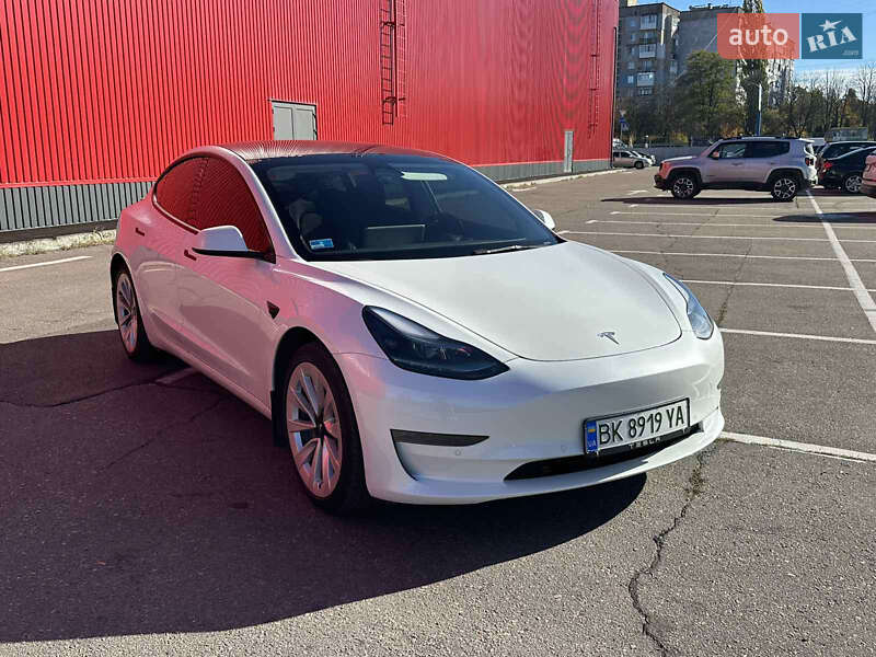 Tesla Model 3 2022
