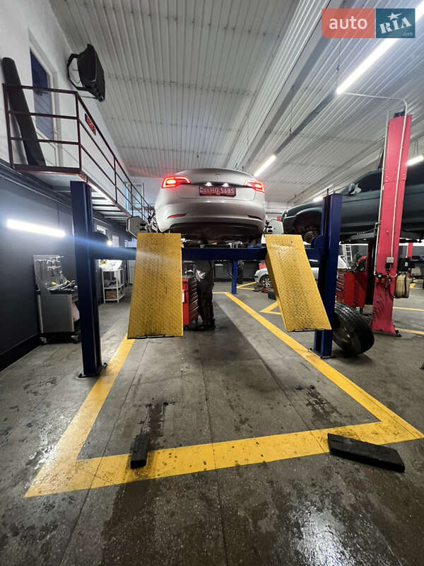 Седан Tesla Model 3 2018 в Каменец-Подольском