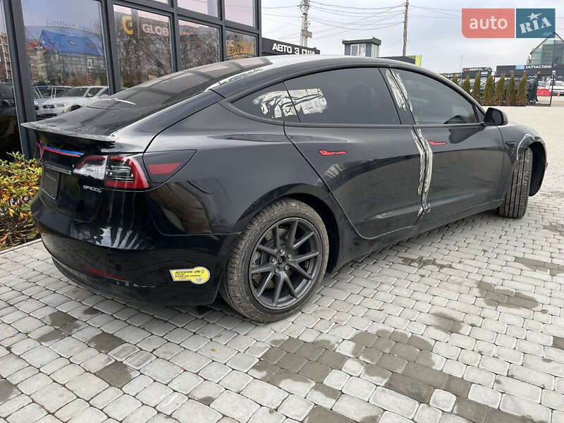 Седан Tesla Model 3 2021 в Львові