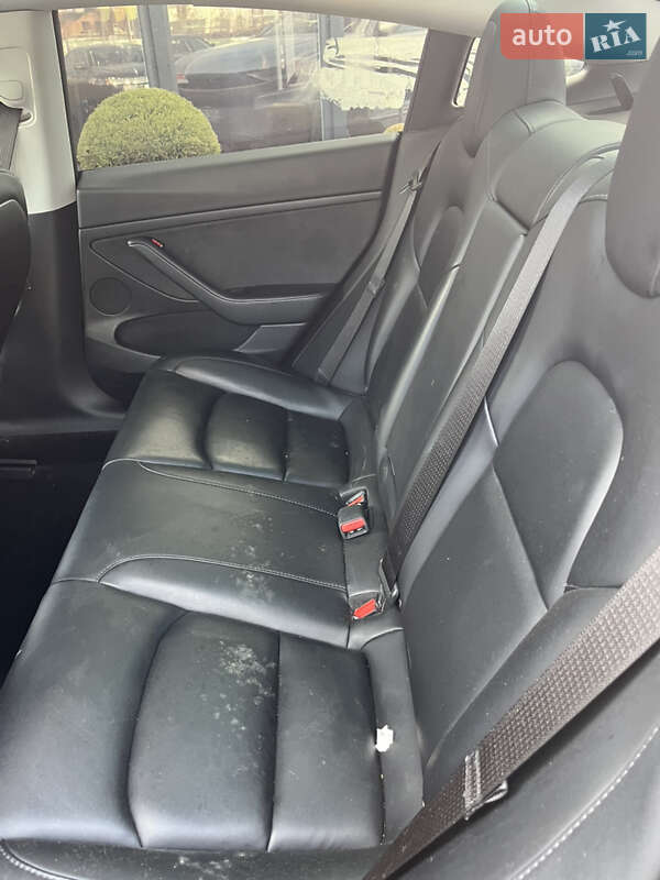 Седан Tesla Model 3 2021 в Львові