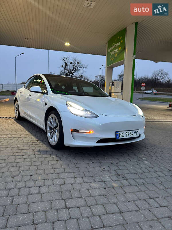 Tesla Model 3 2021