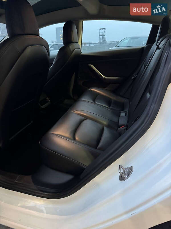 Седан Tesla Model 3 2021 в Львове фото 15 Седан Tesla Model 3 2021 в Львове