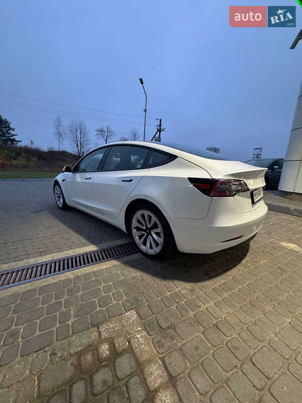 Седан Tesla Model 3 2021 в Львове фото 18 Седан Tesla Model 3 2021 в Львове
