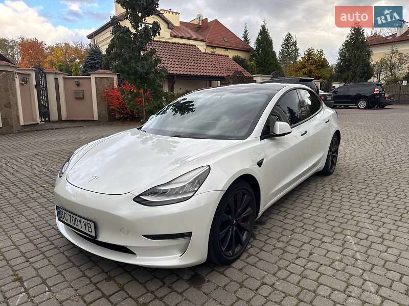 Седан Tesla Model 3 2019 в Львові