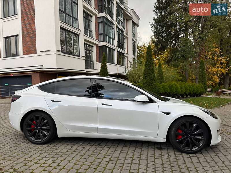 Седан Tesla Model 3 2019 в Львові