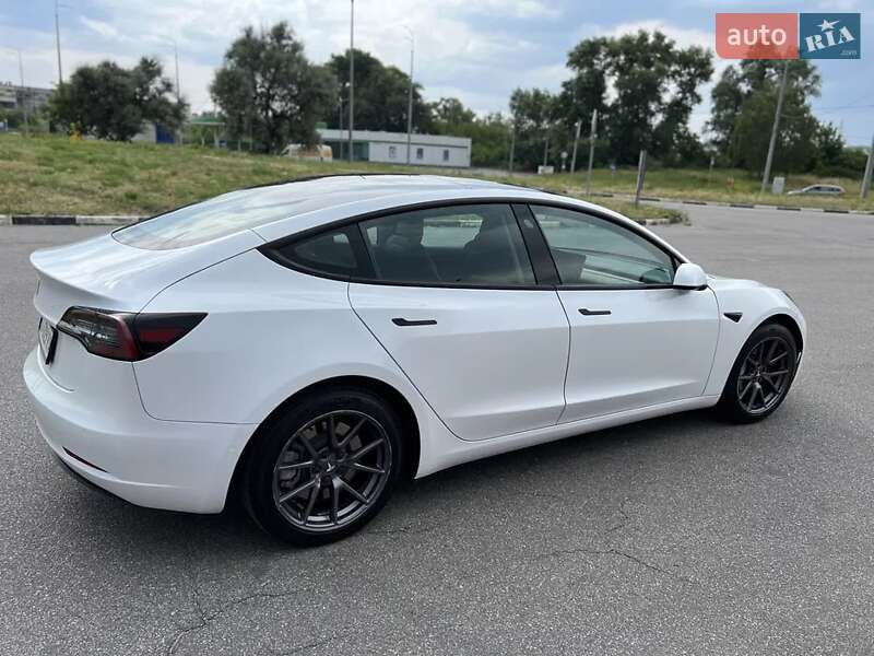 Седан Tesla Model 3 2020 в Киеве фото 4 Седан Tesla Model 3 2020 в Киеве
