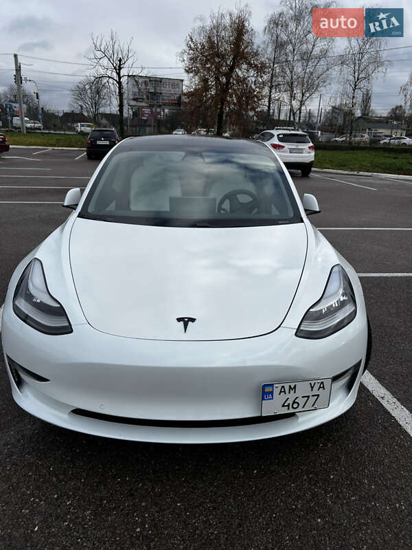 Седан Tesla Model 3 2019 в Житомирі