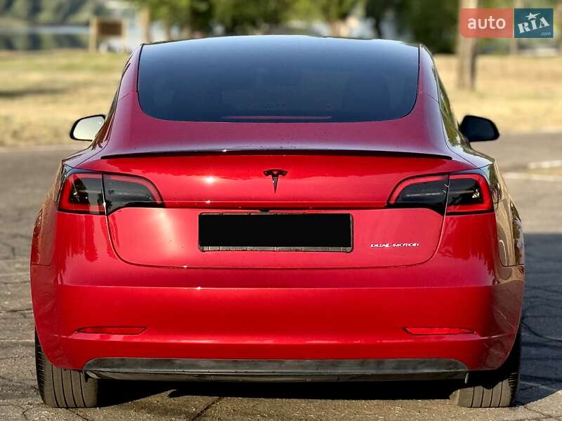 Седан Tesla Model 3 2023 в Днепре
