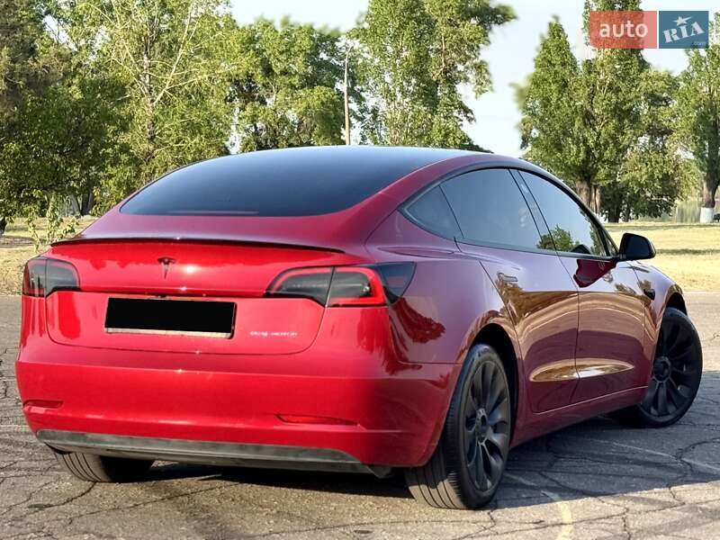 Седан Tesla Model 3 2023 в Днепре