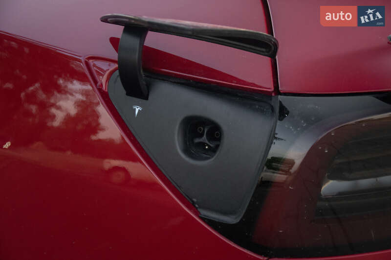 Седан Tesla Model 3 2023 в Днепре