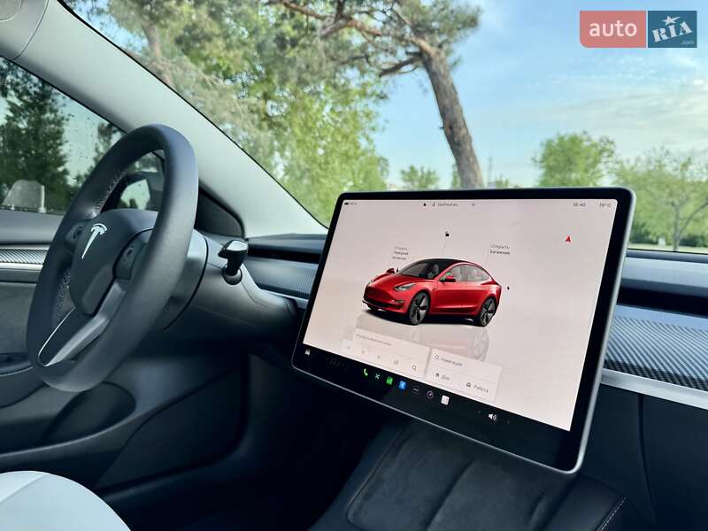 Седан Tesla Model 3 2023 в Днепре