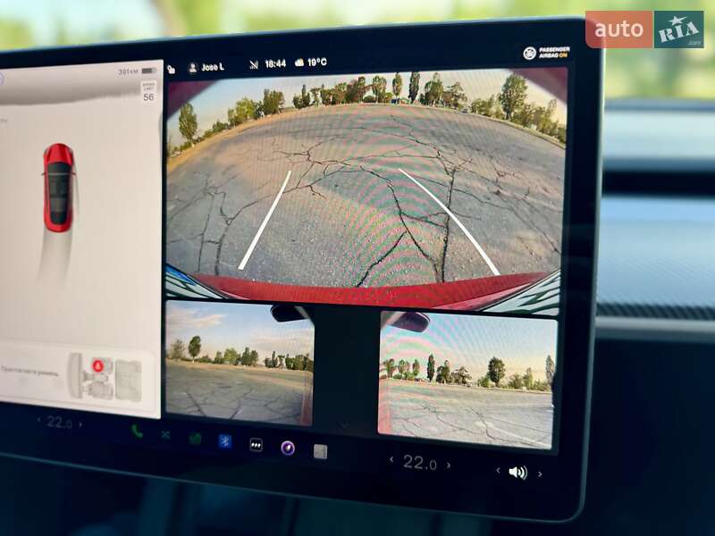 Седан Tesla Model 3 2023 в Днепре