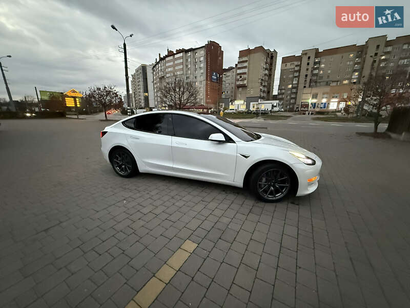 Седан Tesla Model 3 2019 в Ивано-Франковске