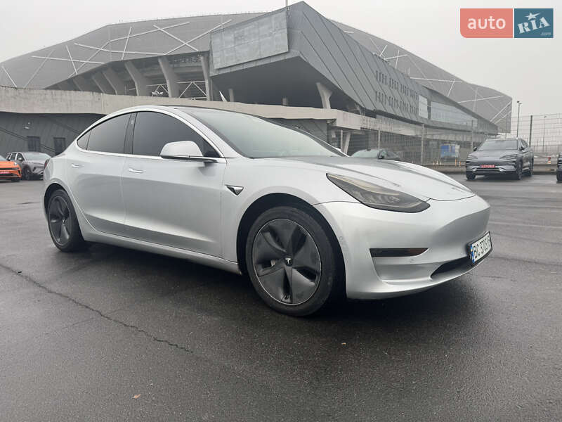 Седан Tesla Model 3 2018 в Пустомытах