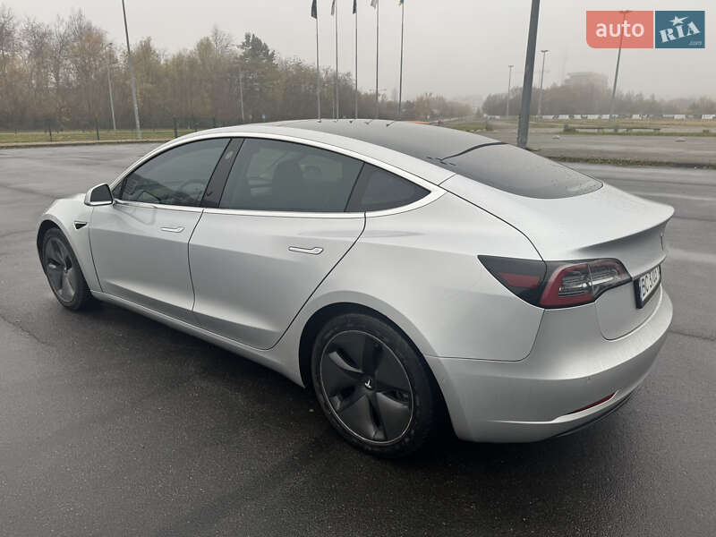 Седан Tesla Model 3 2018 в Пустомытах