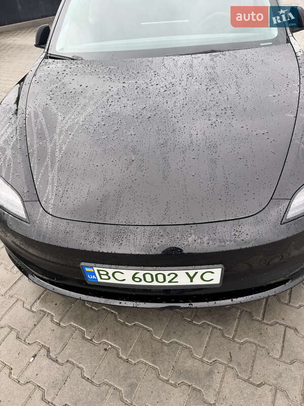 Седан Tesla Model 3 2024 в Буске