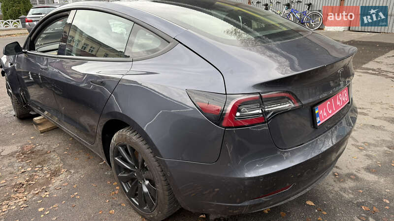 Седан Tesla Model 3 2021 в Львові
