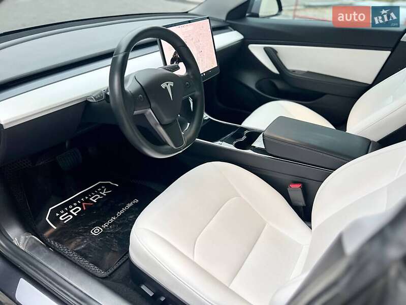 Седан Tesla Model 3 2018 в Львове фото 7 Седан Tesla Model 3 2018 в Львове