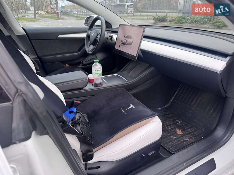 Седан Tesla Model 3 2022 в Ірпені