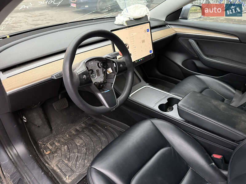 Седан Tesla Model 3 2021 в Львові