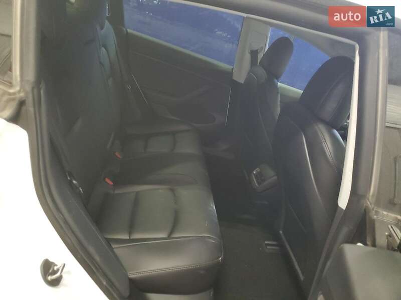 Седан Tesla Model 3 2021 в Одессе