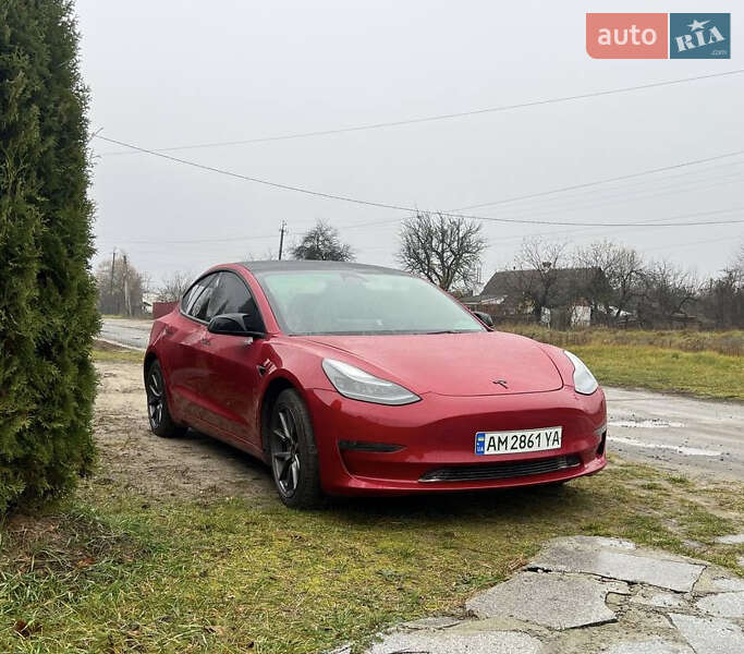 Седан Tesla Model 3 2023 в Житомирі