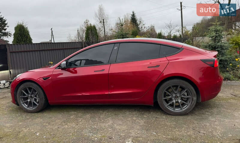 Седан Tesla Model 3 2023 в Житомирі